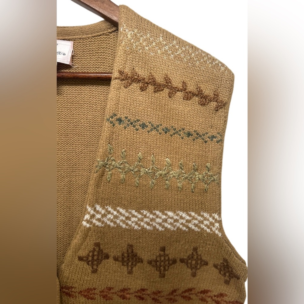 VINTAGE Jaclyn Smith Wool Blend Tan Embroidered Button-Up Knit Sweater Vest sMed - Picture 6 of 8
